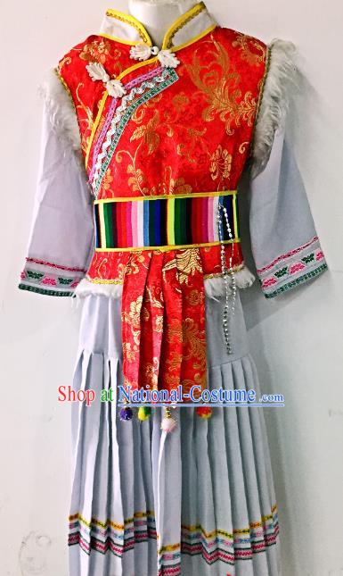 Traditional Chinese Bai Nationality Costume China Bai Ethnic Minority Embroidered Clothing for Women