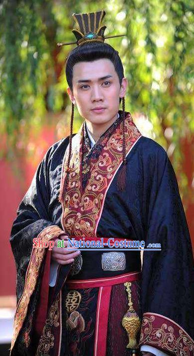 Chinese Ancient Tang Dynasty Royal Highness Shou Li Mao Embroidered Replica Costume for Men