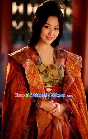 Traditional Chinese Ancient Tang Dynasty Empress Tailing Embroidered Replica Costume for Women