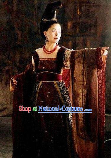 Chinese Ancient Tang Dynasty Queen Wu Zetian Embroidered Replica Costume for Women