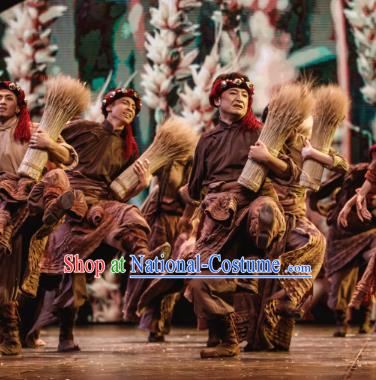 Traditional Chinese Mongols Folk Dance Embroidered Costume, China Ethnic Minority Dance Clothing for Men