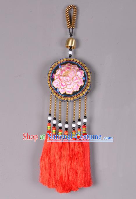 Chinese Traditional Embroidery Accessories Handmade Embroidered Bells Pendant for Women