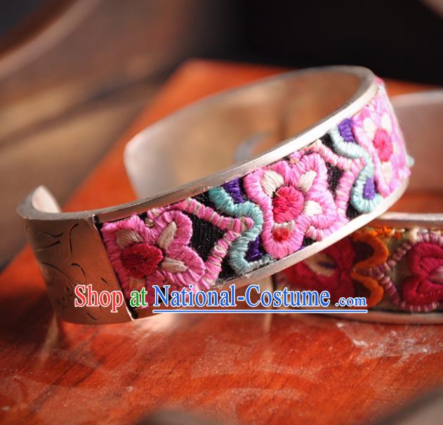 Chinese Traditional Embroidery Accessories Handmade Embroidered Bracelets for Women