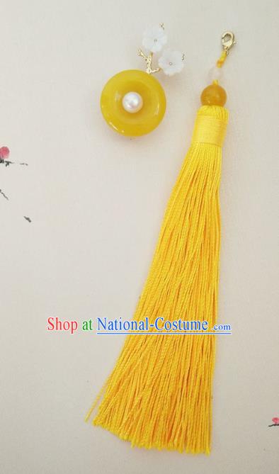 Chinese Ancient Handmade Brooch Jewelry Accessories Yellow Tassel Peace Buckle Breastpin for Women