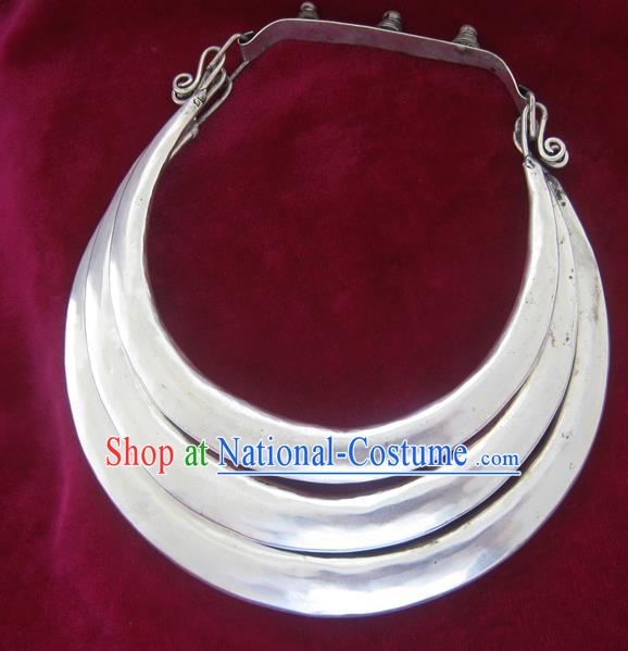 Chinese Miao Sliver Ornaments Wedding Necklace Traditional Hmong Sliver Necklet for Women