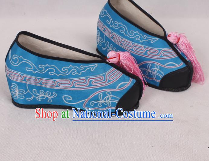 Chinese Traditional Beijing Opera Diva Embroidered Shoes Peking Opera Blue Cloth Shoes for Women