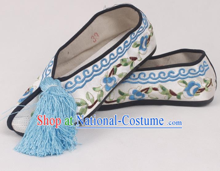 Chinese Traditional Beijing Opera Hanfu White Embroidered Shoes Peking Opera Diva Blood Stained Shoes for Women