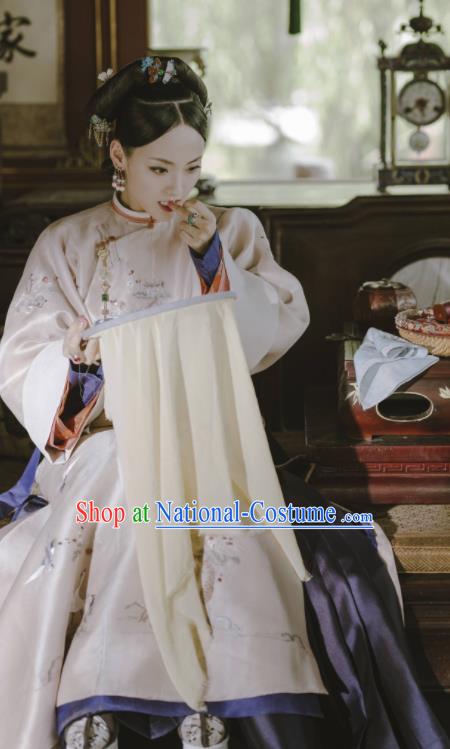 Story of Yanxi Palace Ancient Chinese Qing Dynasty Imperial Consort Embroidered Costumes and Headpiece for Women