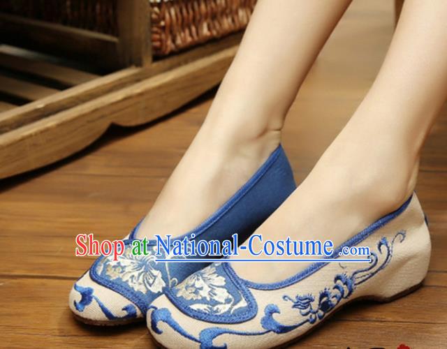 Chinese Ancient Handmade Embroidered Shoes Embroidery Blue Cloth Shoes for Women