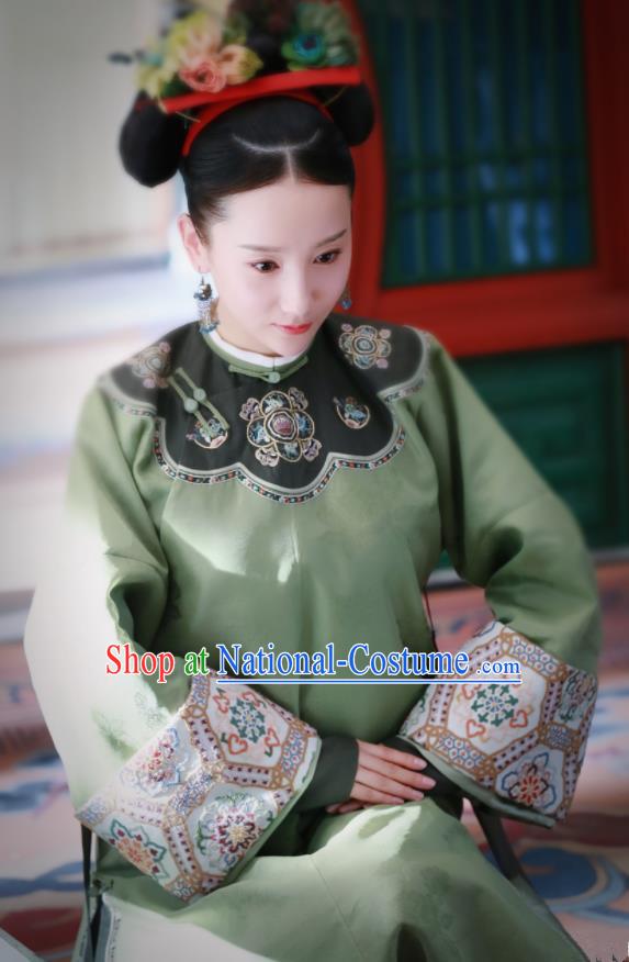 Story of Yanxi Palace Traditional Chinese Ancient Qing Dynasty Manchu Nobility Lady Embroidered Costumes and Headpiece for Women