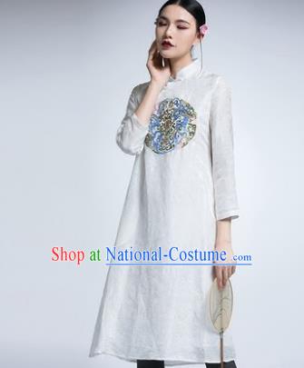 Chinese Traditional Tang Suit Embroidered White Cheongsam China National Qipao Dress for Women