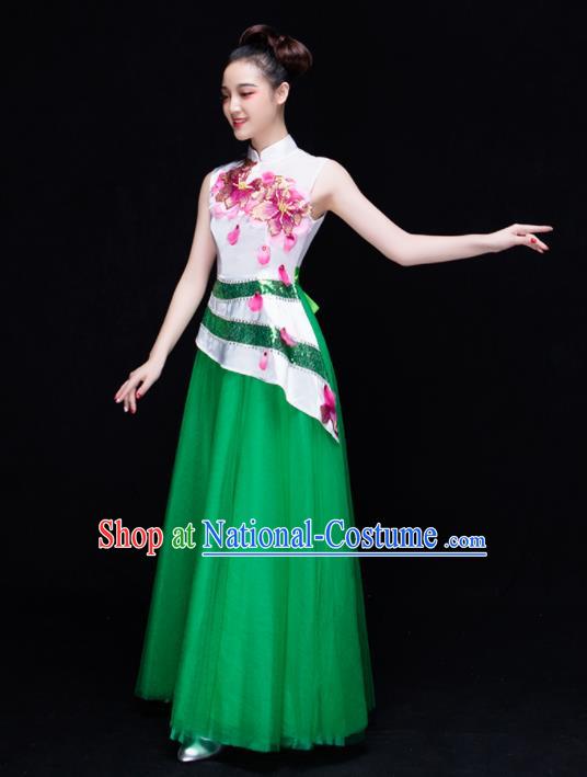 Professional Chorus Green Costume Chinese Classical Dance Compere Dress for Women