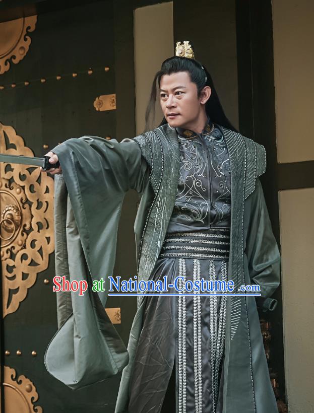 Chinese Ancient Nobility Childe Swordsman Embroidered Costumes for Men