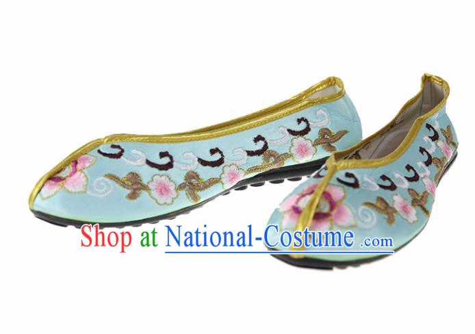 Asian Chinese Traditional Green Blood Stained Shoes Ancient Embroidered Shoes for Women