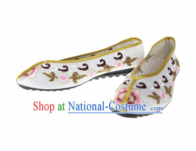 Asian Chinese Traditional White Blood Stained Shoes Ancient Embroidered Shoes for Women