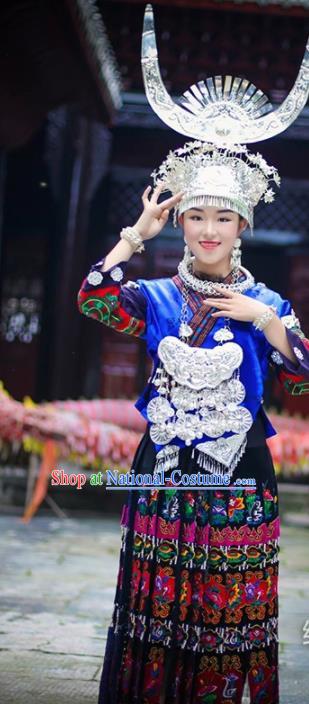 Chinese Traditional Miao Nationality Dress Embroidered Wedding Costumes and Headpiece for Women