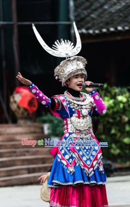 Chinese Traditional Miao Nationality Dance Embroidered Wedding Costumes and Headpiece for Women