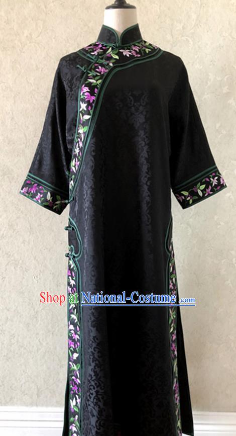 Traditional Chinese Handmade Embroidered Costume Tang Suit Embroidered Black Brocade Qipao Dress for Women