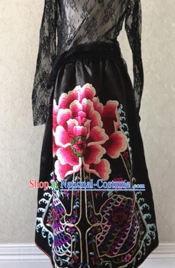 Traditional Chinese Handmade Embroidered Costume Tang Suit Embroidered Bust Skirt for Women