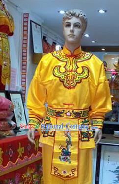 Traditional Chinese Beijing Opera Swordsman Costume Takefu Embroidered Yellow Clothing for Adults