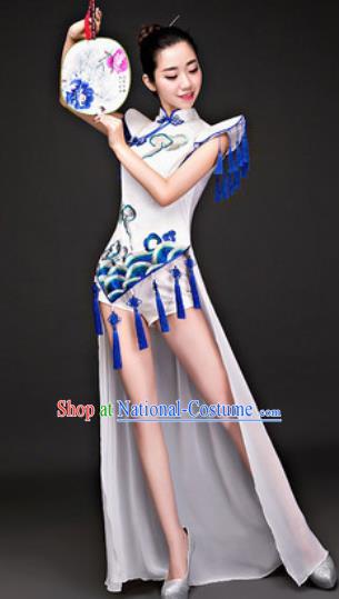 Chinese Traditional Folk Dance Drum Dance Costumes Group Dance White Dress for Women