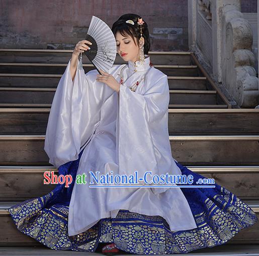 Asian Chinese Ming Dynasty Court Countess White Hanfu Dress Traditional Ancient Imperial Concubine Costumes for Women