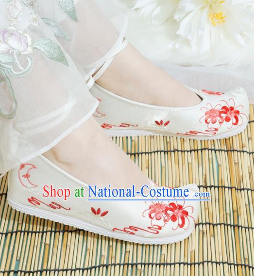 Chinese National Embroidered Manjusaka White Shoes Ancient Traditional Princess Shoes Hanfu Shoes for Women