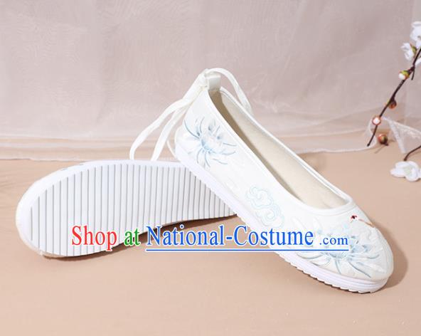 Chinese National Embroidery Lotus White Hanfu Shoes Traditional Princess Shoes Embroidered Shoes for Women