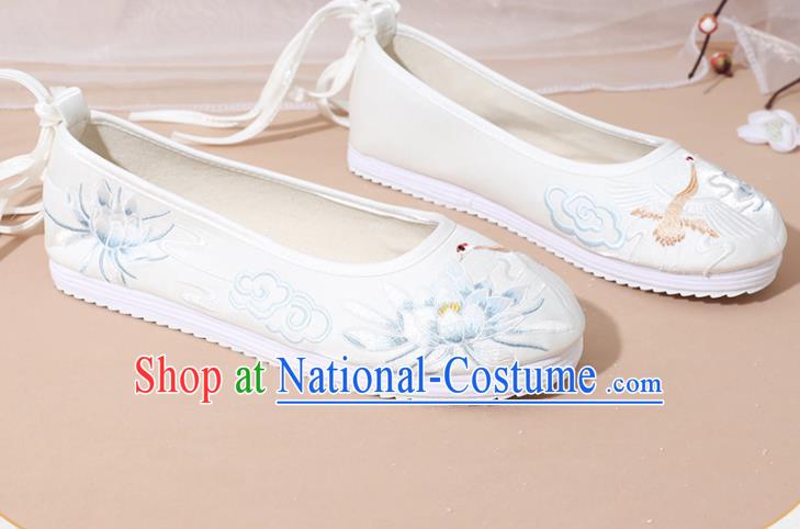 Chinese National Embroidery Lotus White Hanfu Shoes Traditional Princess Shoes Embroidered Shoes for Women