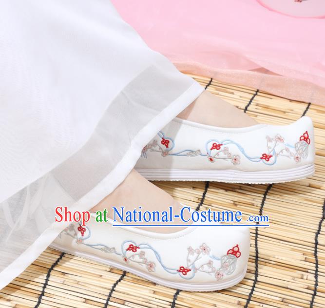 Traditional Chinese National White Embroidered Plum Shoes Ancient Princess Shoes Handmade Hanfu Shoes for Women