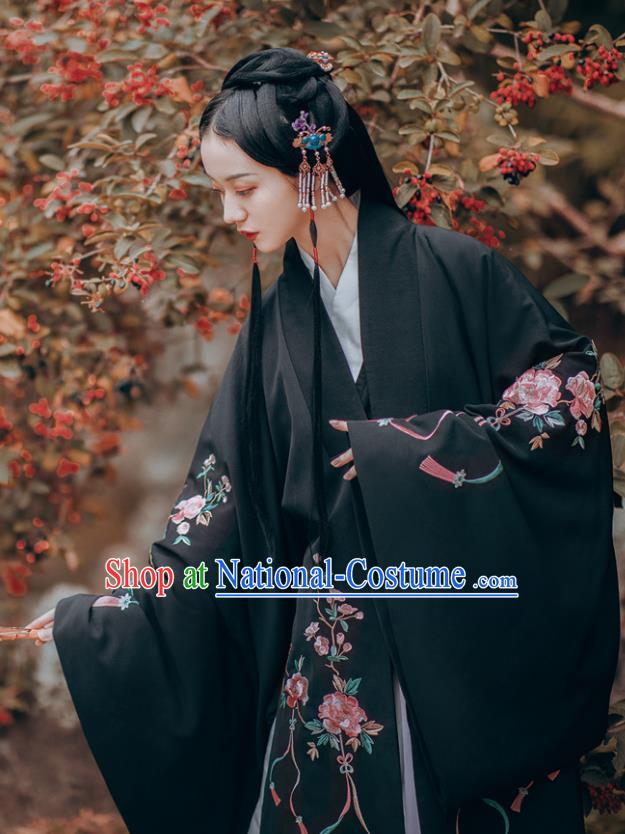 Traditional Chinese Ming Dynasty Imperial Consort Embroidered Dress Ancient Hanfu Court Replica Costumes for Women