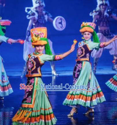 Chinese The Romantic Show of Lijiang Li Ethnic Nationality Dance Green Dress Stage Performance Costume and Headpiece for Women