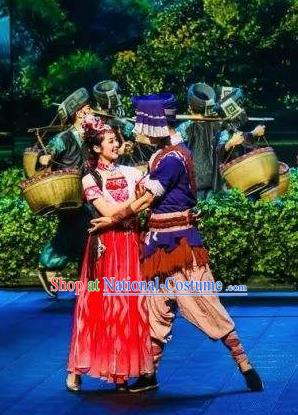 Chinese The Romantic Show of Guilin Stage Show Zhuang Nationality Dance Costumes for Women for Men