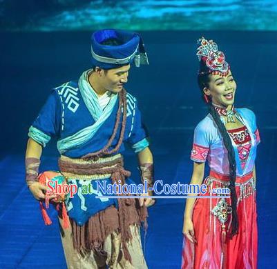 Chinese The Romantic Show of Guilin Zhuang Nationality Stage Show Dance Costumes for Women for Men