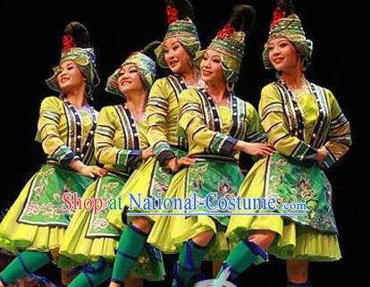 Chinese Wind Of Colorful Guizhou Dong Nationality Ethnic Dance Green Dress Stage Performance Costume and Headpiece for Women