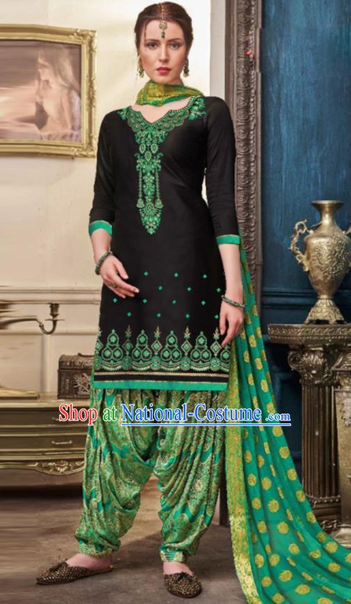 Traditional Indian Punjab Black Satin Blouse and Green Pants Asian India National Costumes for Women