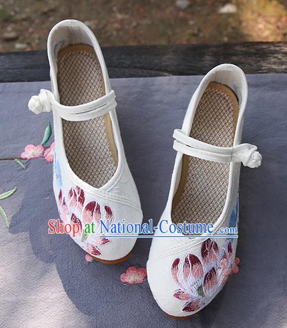 Chinese National Embroidered Lotus White Shoes Traditional Hanfu Shoes Opera Shoes Wedding Bride Shoes for Women