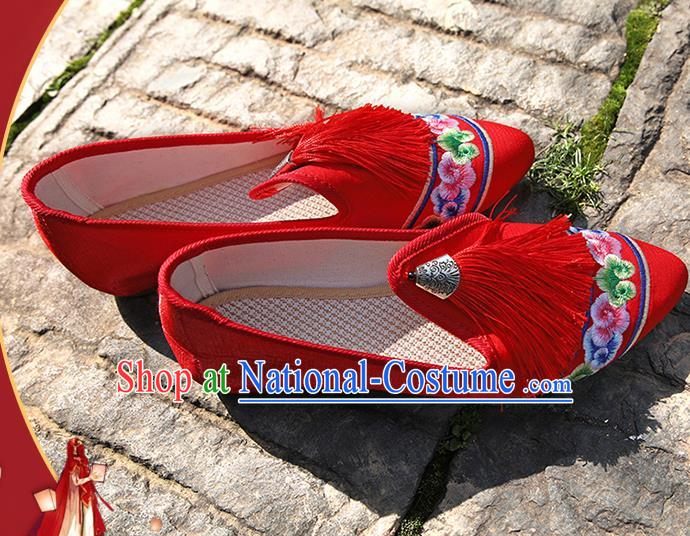 Chinese National Red Tassel Embroidered Shoes Traditional Hanfu Shoes Opera Shoes Wedding Bride Shoes for Women