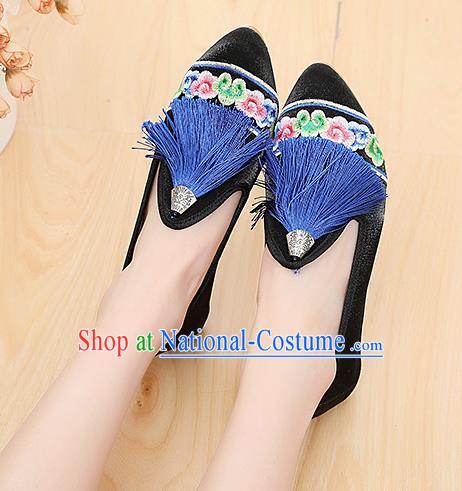 Chinese National Tassel Black Embroidered Shoes Traditional Hanfu Shoes Opera Shoes Wedding Bride Shoes for Women