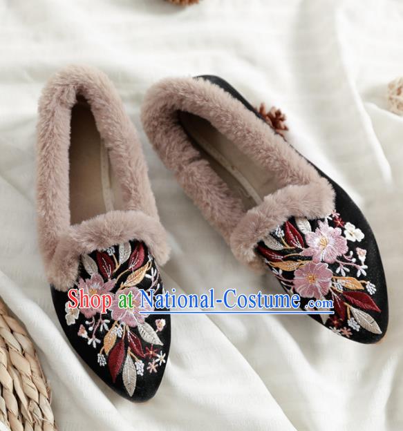 Traditional Chinese National Winter Shoes Embroidered Black Shoes Hanfu Shoes for Women