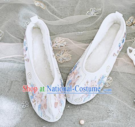 Traditional Chinese National Winter Shoes White Embroidered Shoes Hanfu Shoes for Women