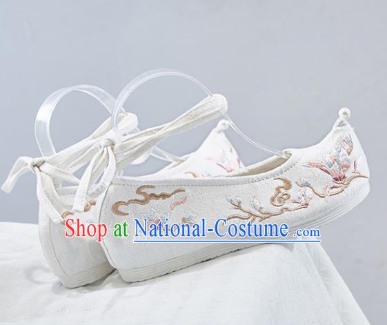 Traditional Chinese National Winter Shoes Embroidered Cloud White Shoes Hanfu Shoes for Women