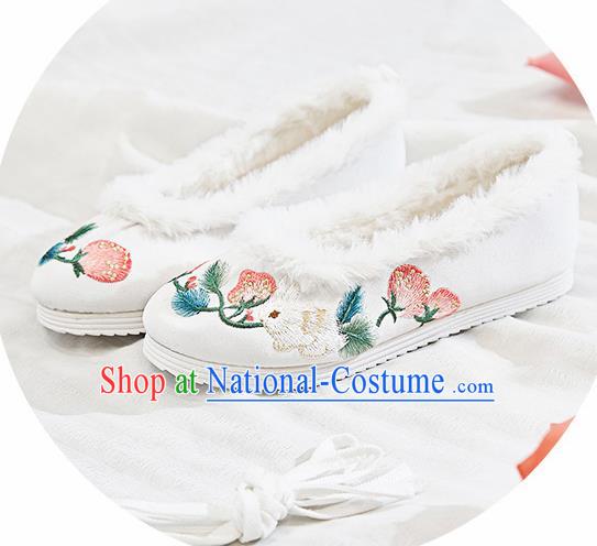 Traditional Chinese National Winter White Shoes Embroidered Shoes Hanfu Shoes for Women