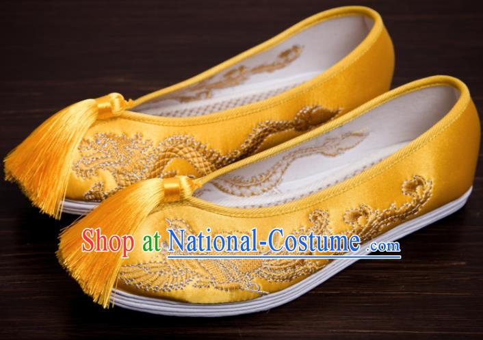 Traditional Chinese Handmade Golden Tassel Satin Shoes Hanfu Shoes Embroidered Shoes for Women