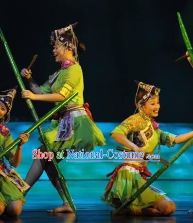 Impression Shanha Chinese She Nationality Dance Green Dress Stage Performance Dance Costume and Headpiece for Women