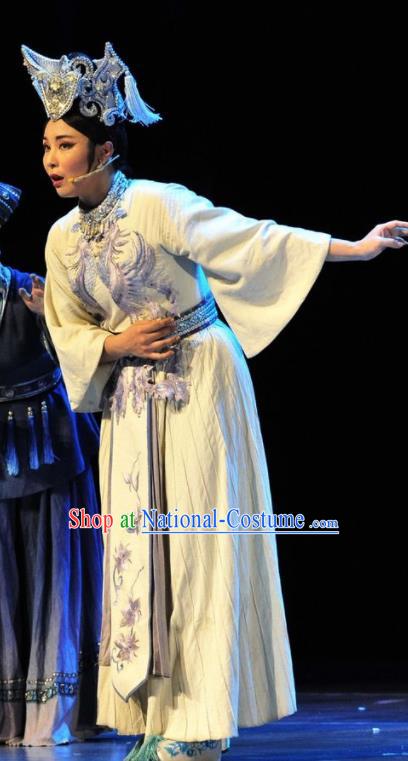 Drama Qian Yun Cliff Chinese Zhuang Nationality White Dress Stage Performance Dance Costume and Headpiece for Women