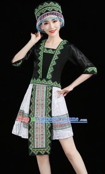 Chinese Traditional Zhuang Nationality Costume Ethnic Folk Dance White Pleated Skirt for Women