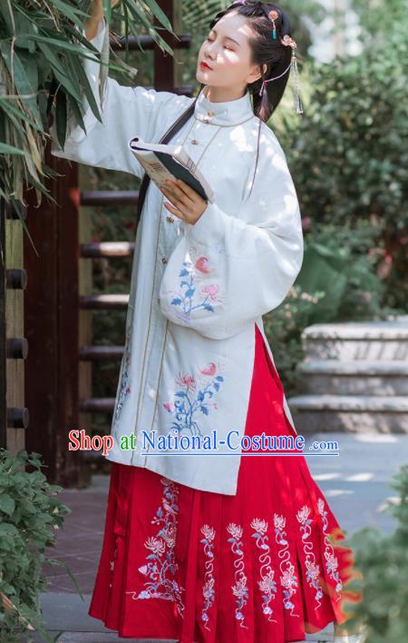 Chinese Traditional Ancient Princess Embroidered Hanfu Dress Ming Dynasty Historical Costume for Women