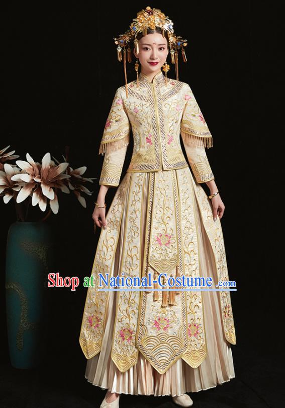 Chinese Traditional Bride White Xiuhe Suit Ancient Wedding Embroidered Dress for Women