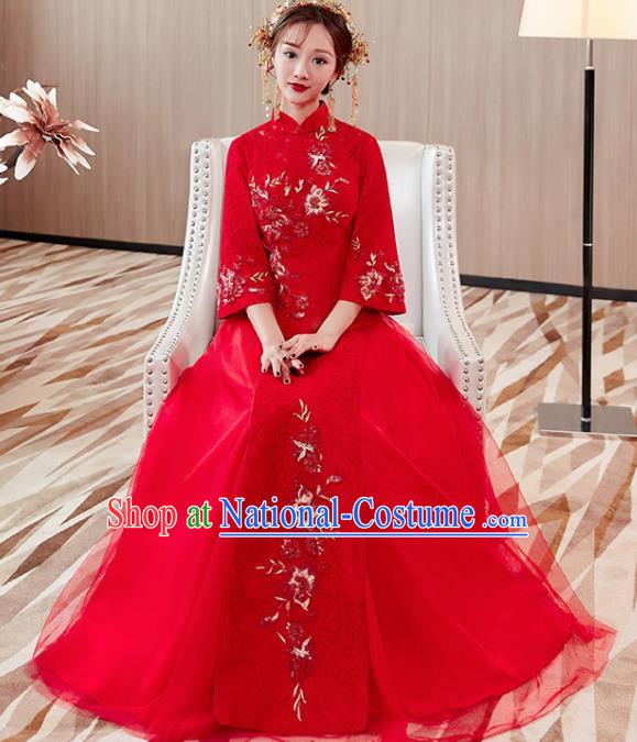 Chinese Traditional Bride Costume Xiuhe Suit Ancient Wedding Embroidered Red Veil Dress for Women